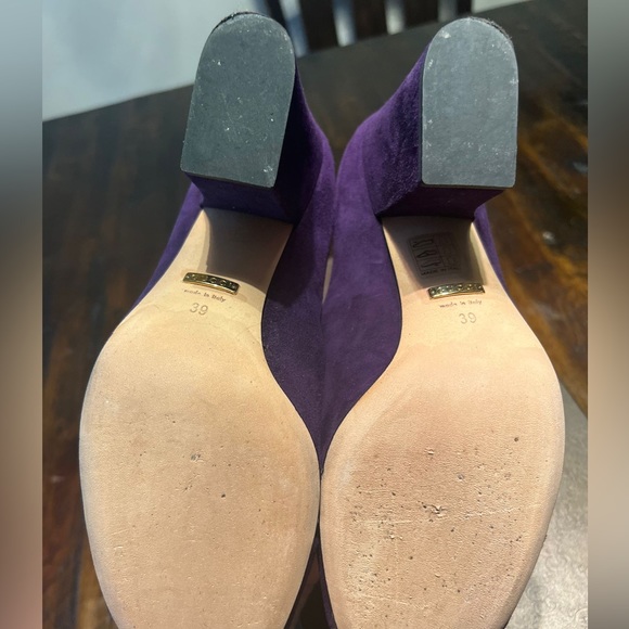 Gucci shoes size 9 ( euro 39) gently worn. Come with dust bags and box. - Picture 5 of 7